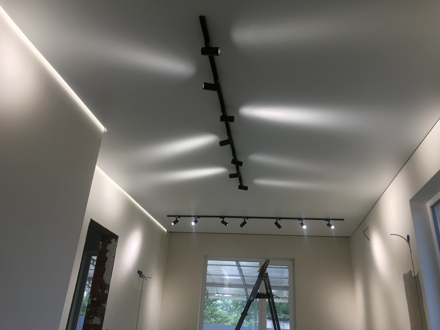 <span style="font-weight: bold;">Натяжные потолки</span>